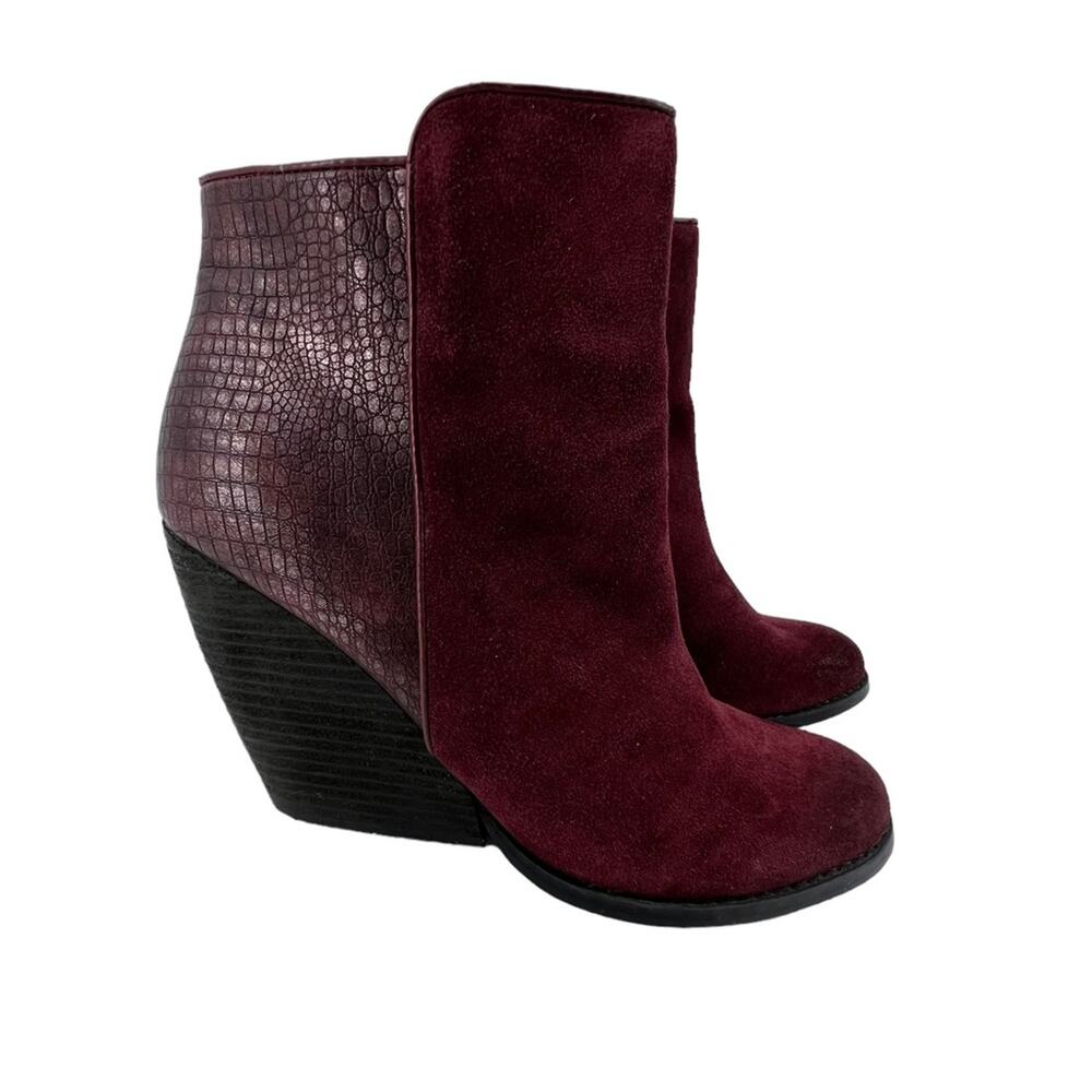 Very Volatile Size 8.5 Wedge Boot Bootie Burgundy Red Leather Stacked Heel